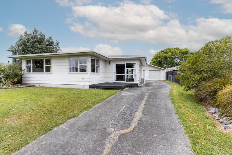 18 Motuoapa Place, Kelvin Grove, Palmerston North - Carousel 1