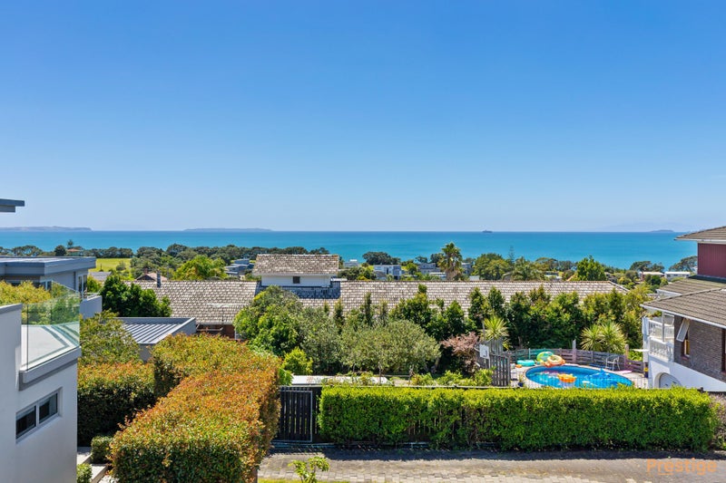 2/67 Castor Bay Road, Castor Bay, Auckland - Carousel 1