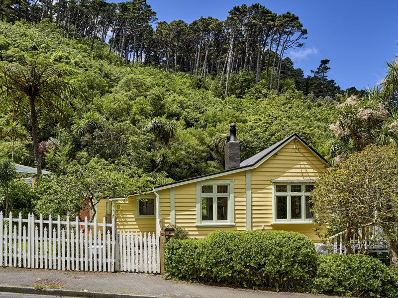 2 Norway Street, Aro Valley, Wellington - Carousel 1