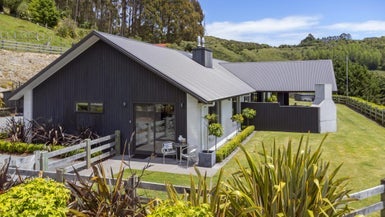 61 Ramsay Drive, Acacia Bay, Taupo - Carousel 1