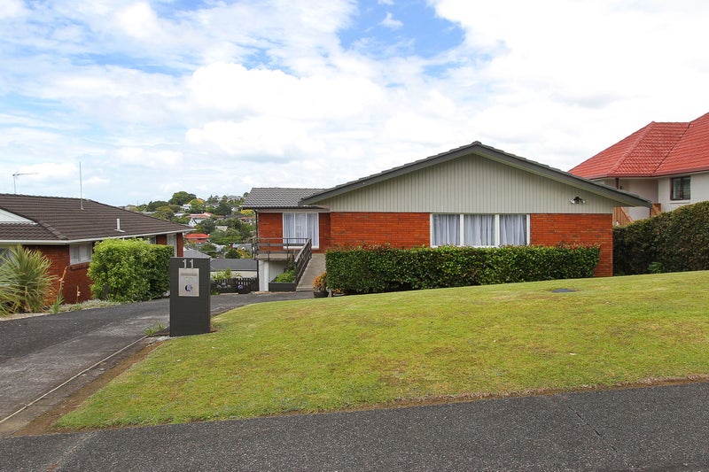 11 Welland Place, Hillcrest, Auckland - Carousel 1