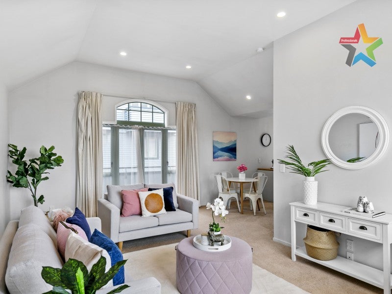 7/93A Kelburn Parade, Kelburn, Wellington - Carousel 2