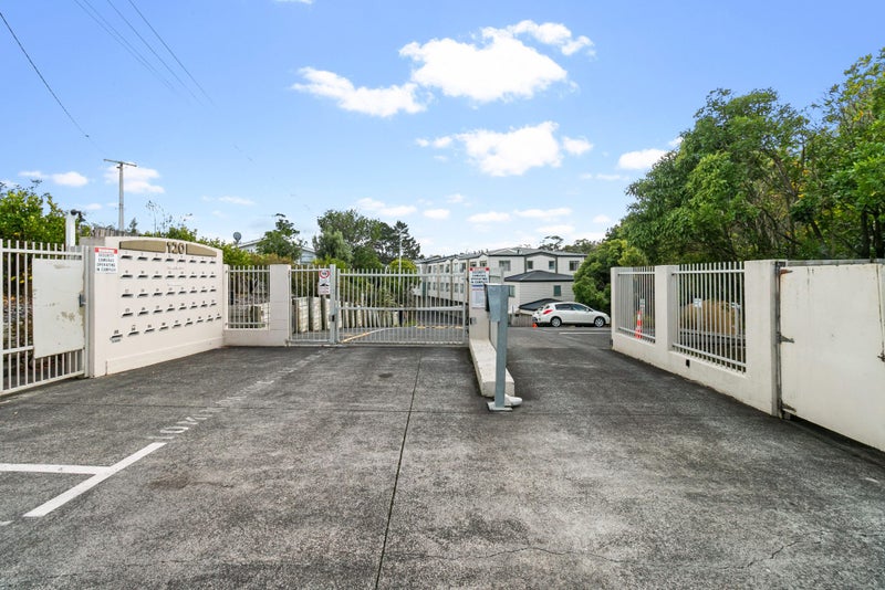 40/120 BEACH HAVEN Road, Beach Haven, Auckland  - Carousel 2