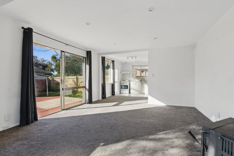 2/19 Leonie Place, Aranui, Christchurch - Carousel 2