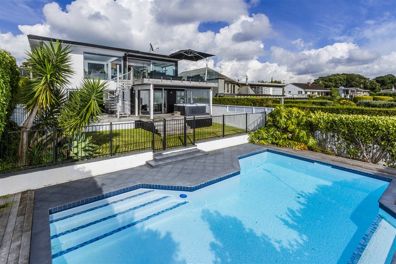 38 Seacliffe Avenue, Belmont, Auckland - Carousel 1