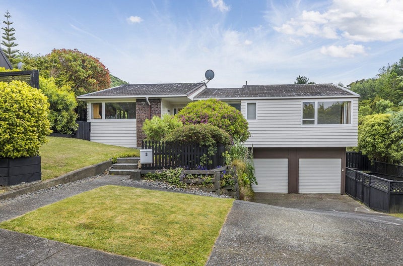 2 Capstan Lane, Whitby, Porirua - Carousel 1
