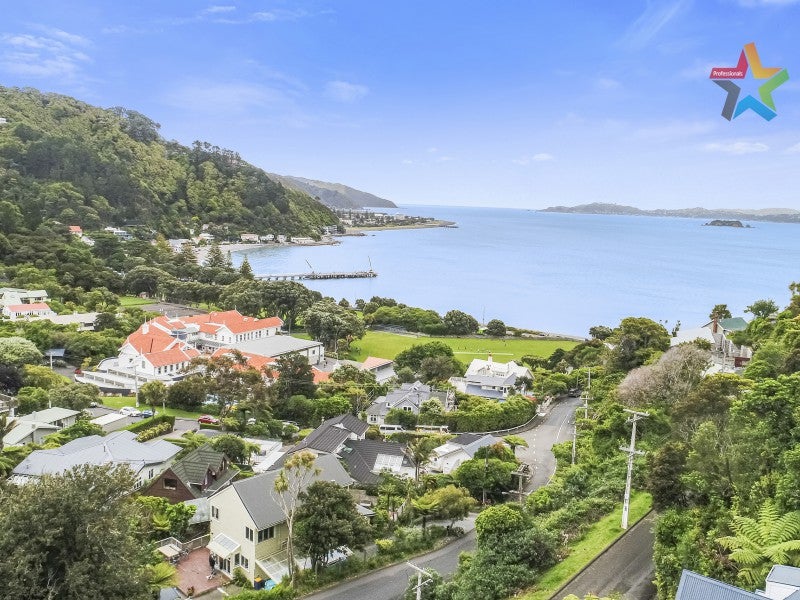 32 Ferry Road, Days Bay, Lower Hutt - Carousel 2