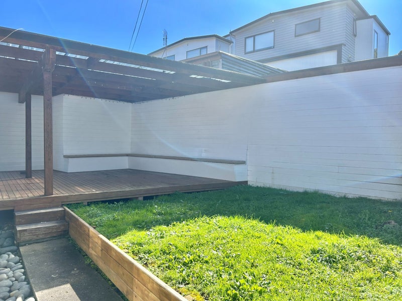 44 Castledine Crescent, Glen Innes, Auckland - Carousel 2