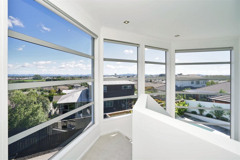 17 Raddington Way, Huntington, Hamilton - Carousel 2