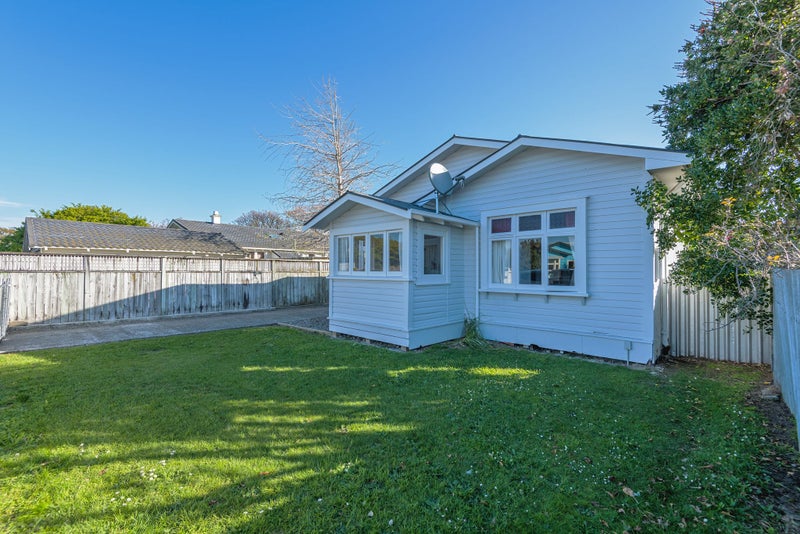 98 Wood Street, Takaro, Palmerston North - Carousel 16