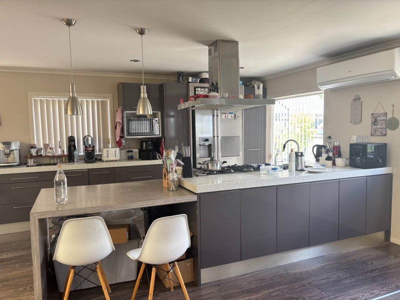 12 Morrow Avenue, Bucklands Beach, Auckland - Carousel 1