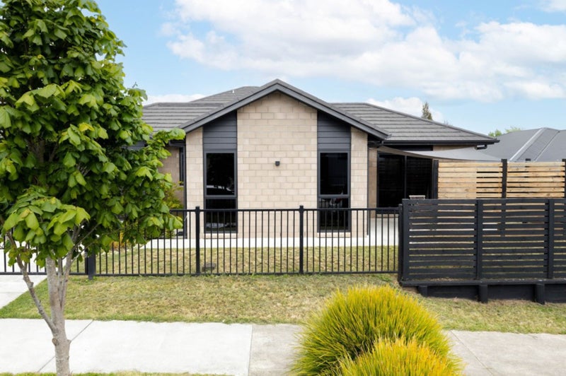 1/4 Ekara Road, Flagstaff, Hamilton - Carousel 1