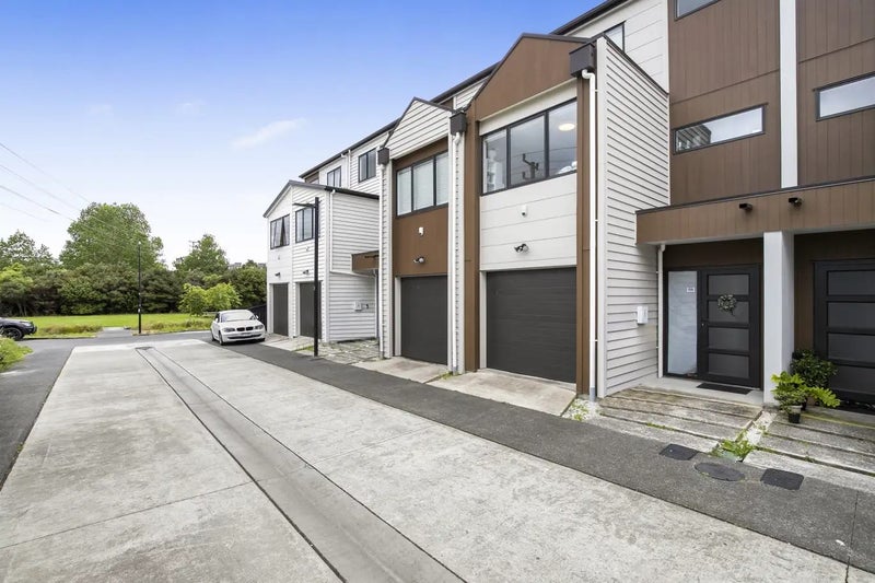 7 Bloom Crescent, Sunnyvale, Auckland - Carousel 1