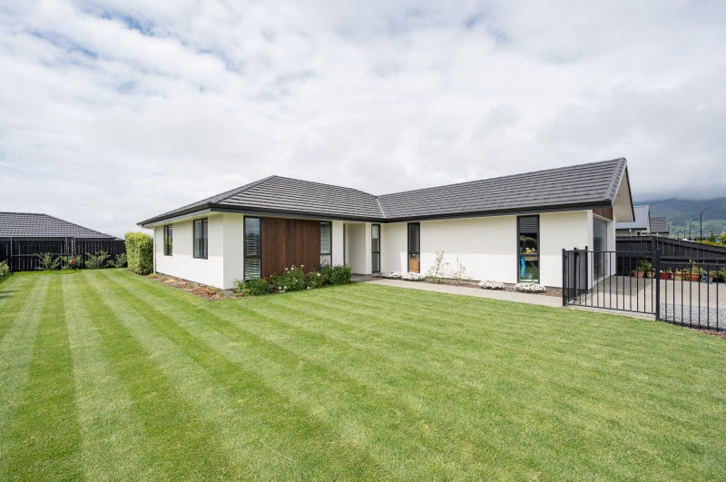 106 Berryfield Drive, Appleby, Richmond - Carousel 1