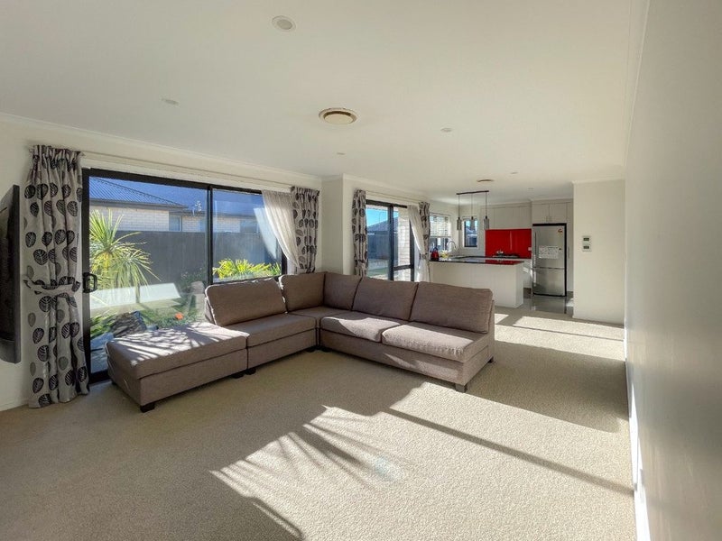 9 Hebe Road, Wigram, Christchurch - Carousel 2
