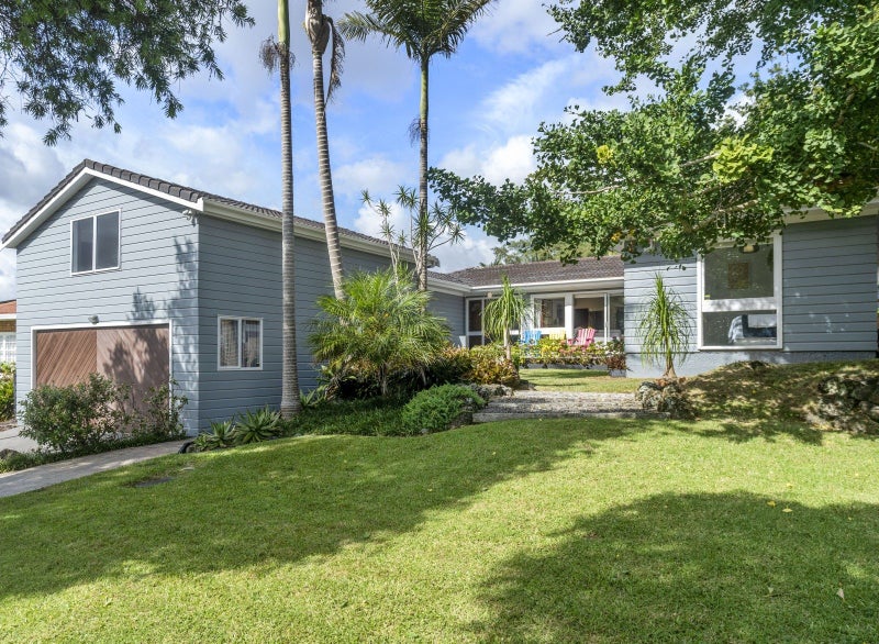 28 Himalaya Drive, Half Moon Bay, Auckland - Carousel 1