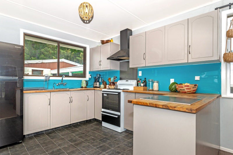 84 Valley Road, Mangapapa, Gisborne - Carousel 2