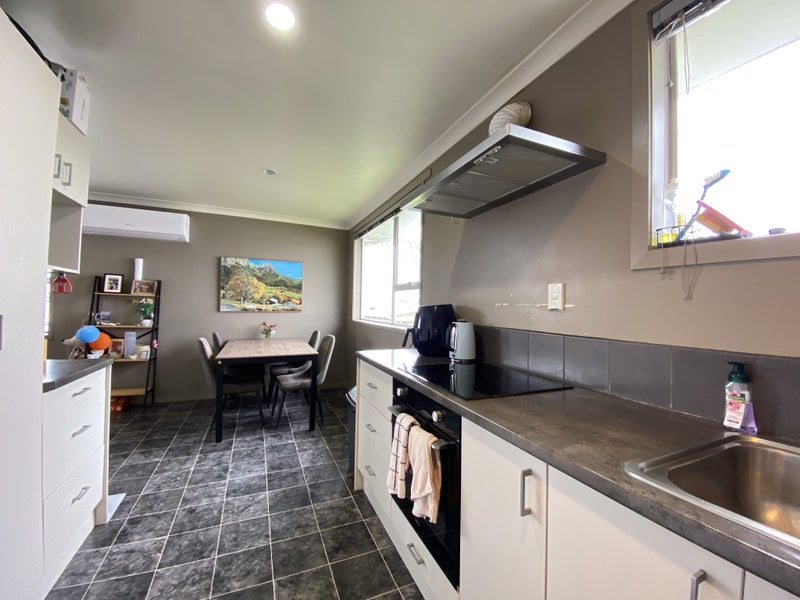 16 Lancewood Avenue, Melville, Hamilton - Carousel 2