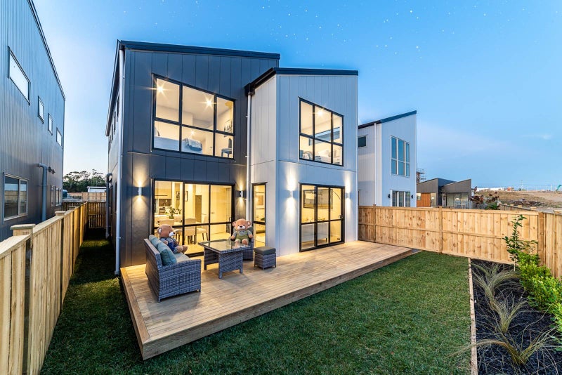 33 Houhora Street, Westgate, Auckland - Carousel 1