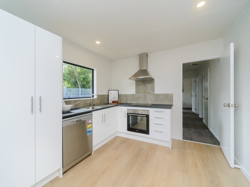 18A Cedar Grove, Highbury, Palmerston North - Carousel 2