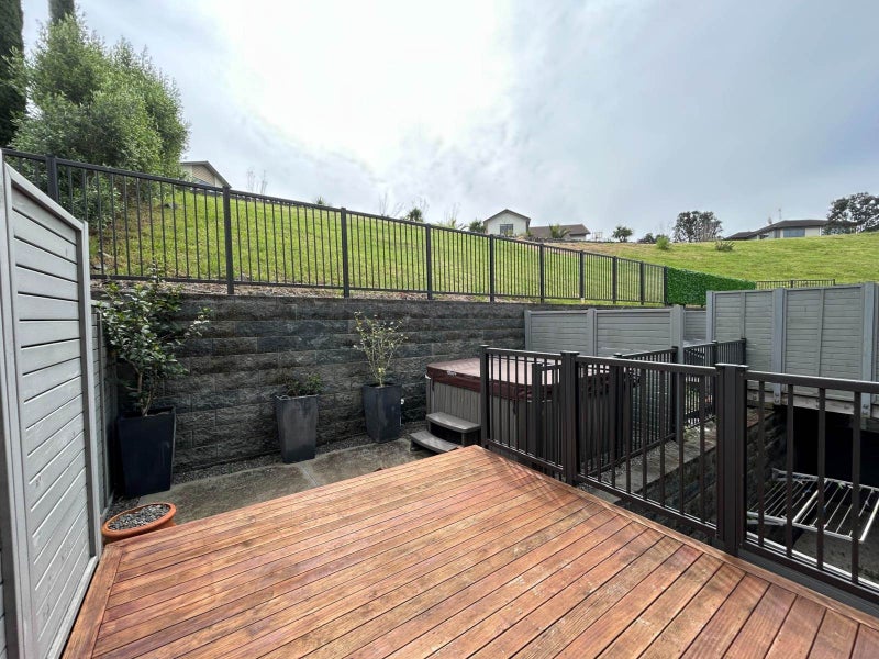 16 Charles Heaphy Lane, Stonefields, Auckland - Carousel 2