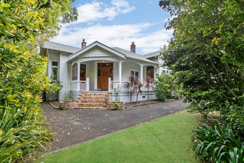 10 Tawera Road, Greenlane, Auckland - Carousel 1