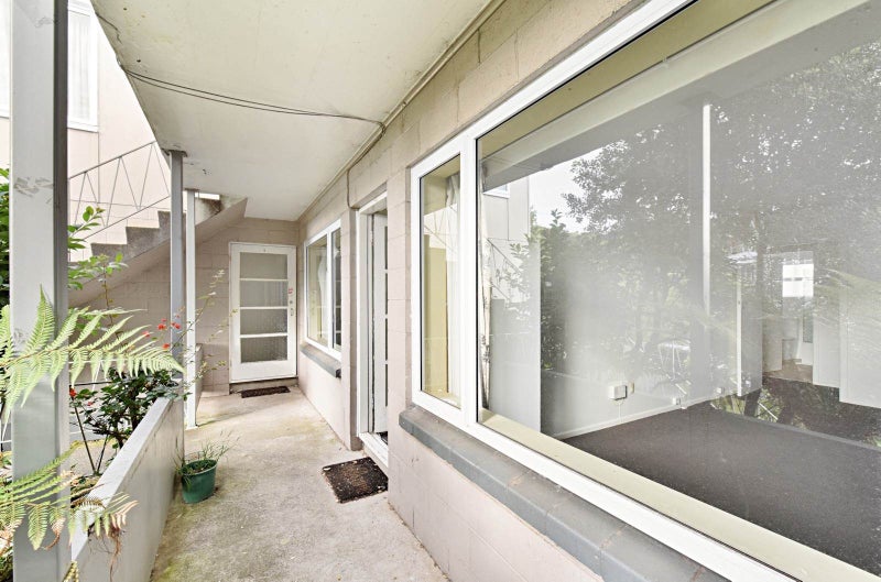 17A Esplanade Road, Mount Eden, Auckland - Carousel 2