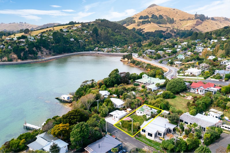 6 Gwyn Street, Broad Bay, Dunedin - Carousel 1