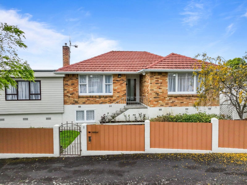 5 Johnsview Terrace, Hillcrest, Hamilton - Carousel 1