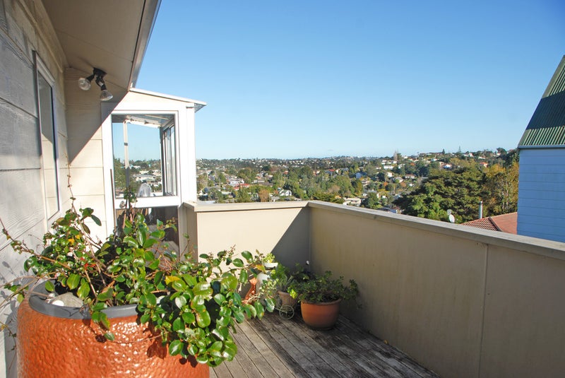 1/28 Glen Vista Place, Bayview, Auckland - Carousel 2