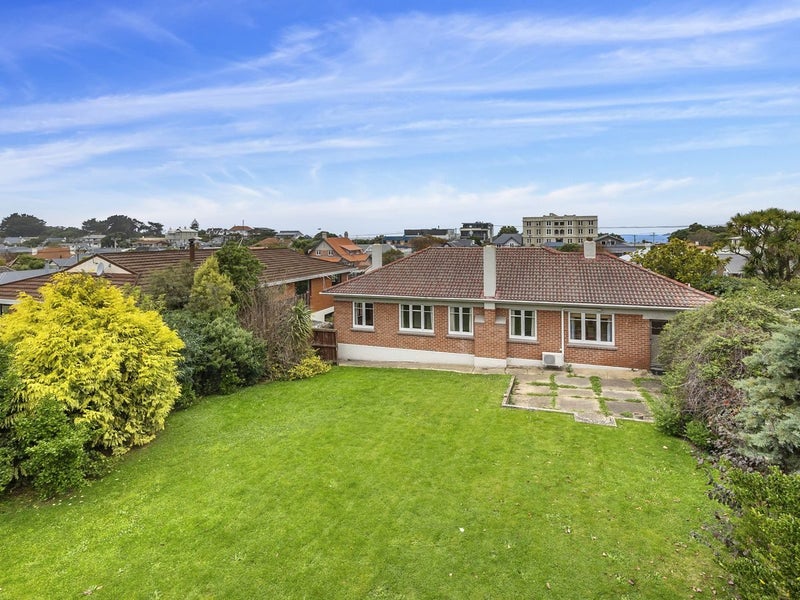 37 Albert Street, Saint Clair, Dunedin - Carousel 1