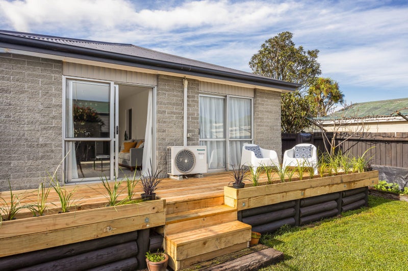 1/17 Frensham Crescent, Woolston, Christchurch - Carousel 2