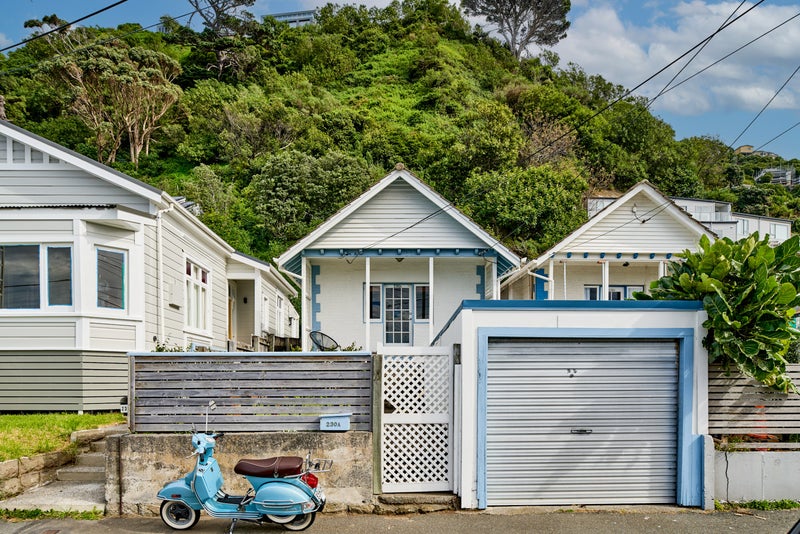 230A Sutherland Road, Lyall Bay, Wellington - Carousel 1