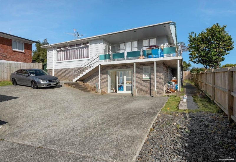 13 Kelston Street, New Lynn, Auckland - Carousel 1