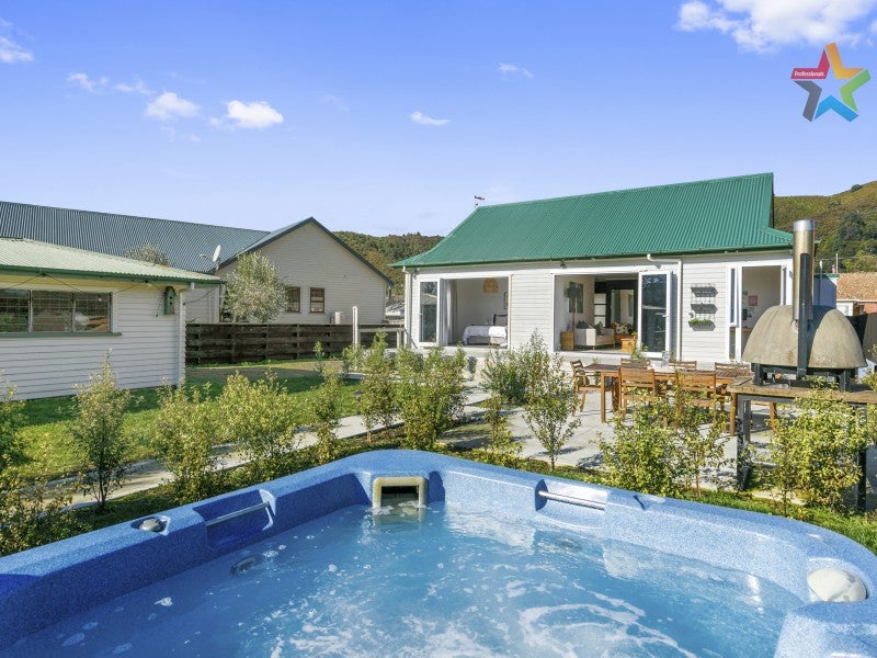 2 Wood Grove, Naenae, Lower Hutt - Carousel 1