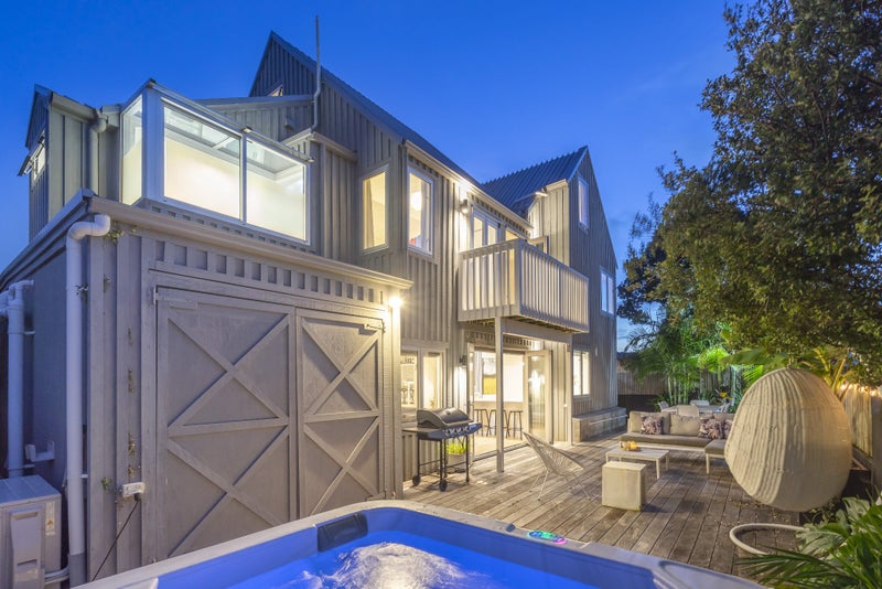 17B Kenneth Avenue, Sandringham, Auckland - Carousel 1