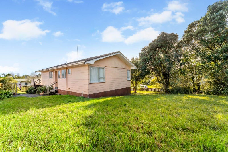 1 Pankhurst Place, Sunnyvale, Auckland - Carousel 2