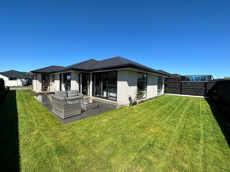 9 Selfe Crescent, Burwood, Christchurch - Carousel 2