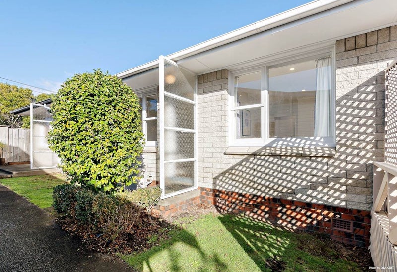 2/54 Grotto Street, Te Papapa, Auckland - Carousel 2
