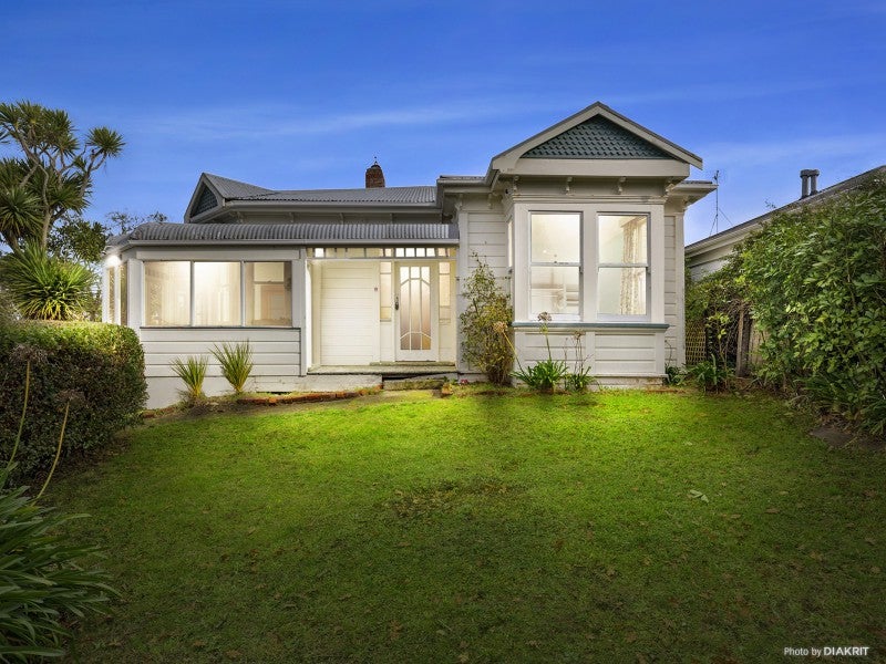 43 Military Road, Northland, Wellington - Carousel 1