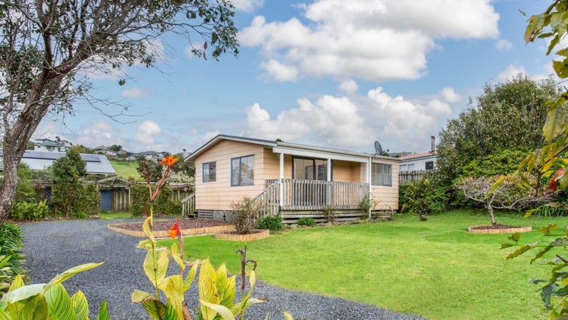 51 Awaroa Road, Sunnyvale, Auckland - Carousel 1
