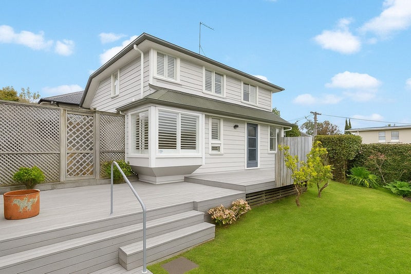1 Rutherford Terrace, Meadowbank, Auckland - Carousel 2