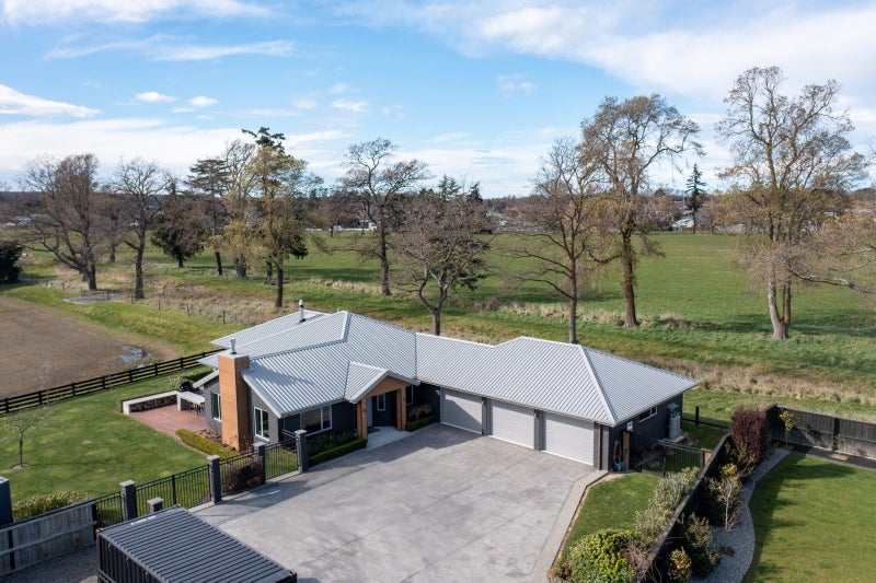 10 Kelburn Place, Tinwald, Ashburton - Carousel 1