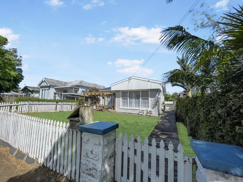 77 Campbell Road, One Tree Hill, Auckland - Carousel 2