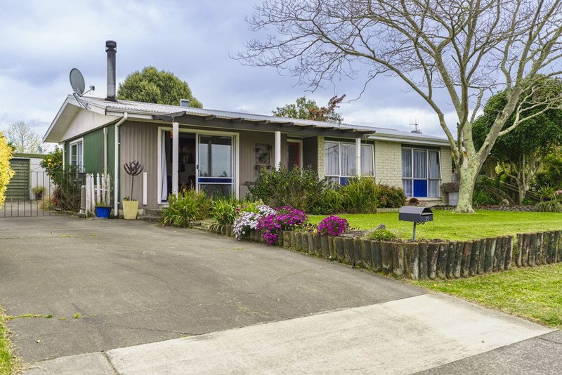 55 Caernarvon Drive, Flaxmere, Hastings - Carousel 1