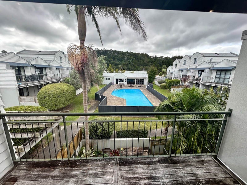 16/5 Carolina Place, Albany, Auckland - Carousel 1
