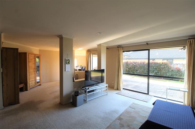 37 Belcoo Crescent, East Tamaki, Auckland - Carousel 2