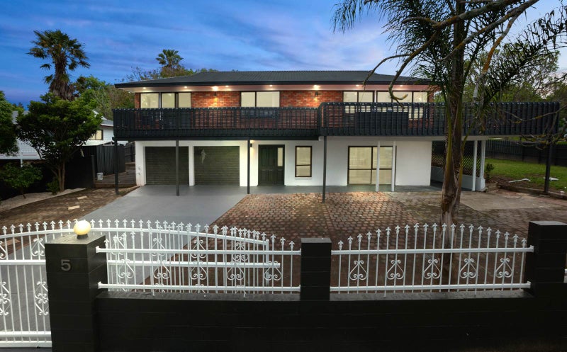 5 Aspiring Avenue, Clover Park, Auckland - Carousel 2