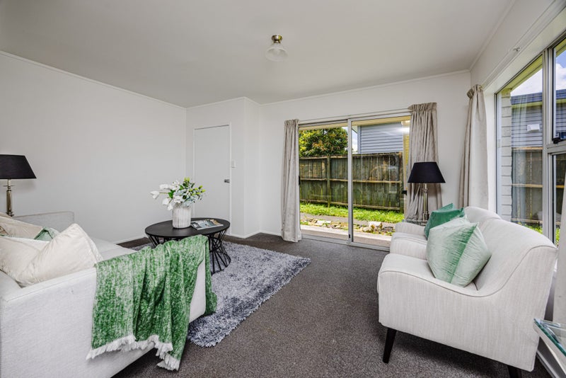 4/3 Corin Avenue, Manurewa, Auckland - Carousel 1