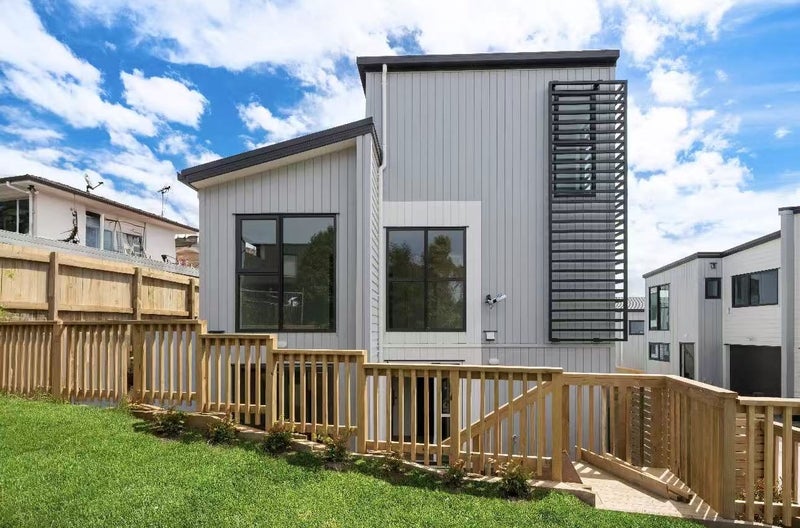 1/1088 Beach Road, Torbay, Auckland - Carousel 2